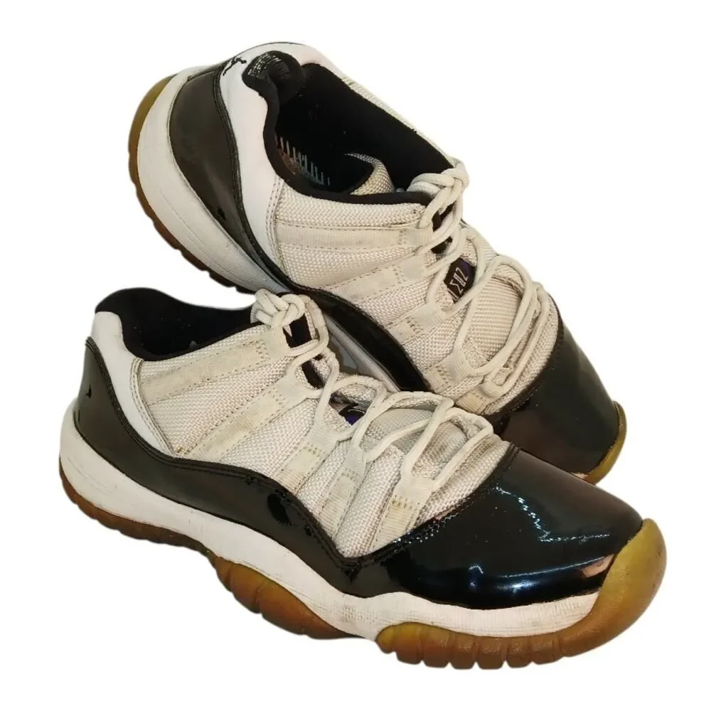 NIKE AIR JORDAN RETRO XI Boys Black & White Leather Sneakers - Size: 5Y